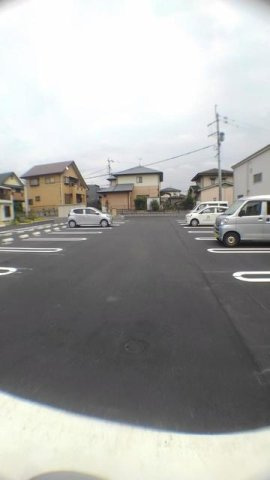 ローズ　ガーデン弐番館の駐車場|駐車場完備です