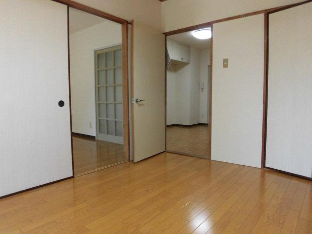飛鳥の内装|内装は落ち着いています