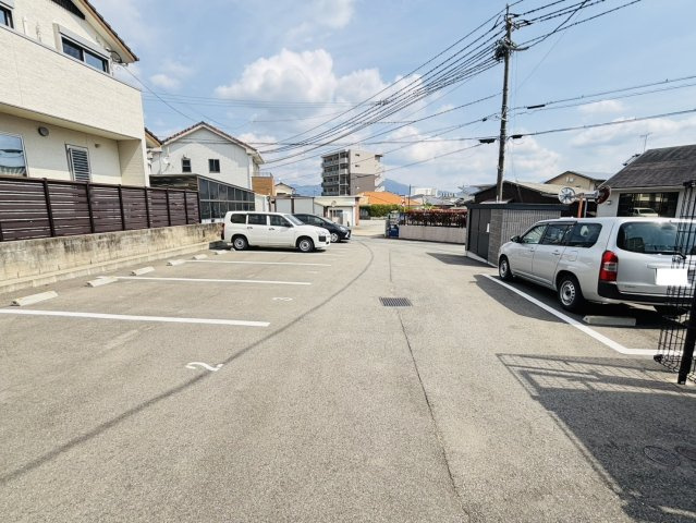 筑紫野市上古賀４丁目のアパートの駐車場|別号数タイプ