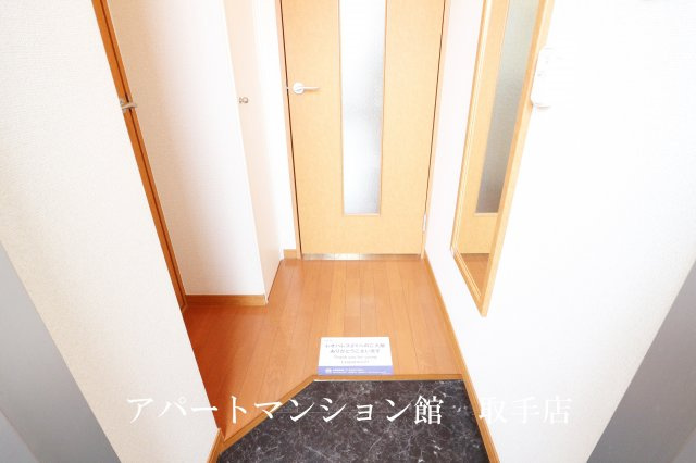 レオパレスウェルメードの玄関
