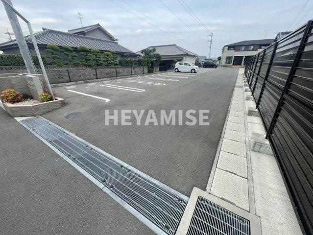 ガーデンハウスの駐車場