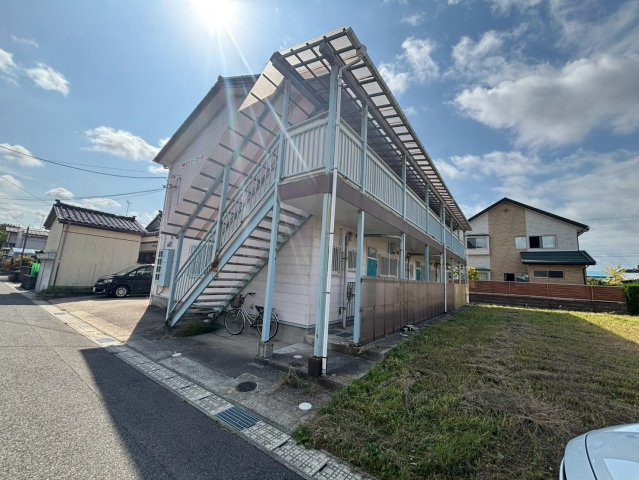 山形県酒田市　1棟アパートの外観