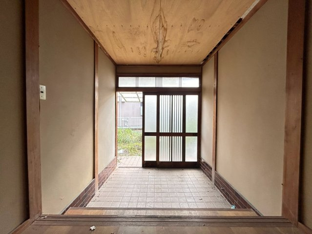西脇市小坂町中古戸建の玄関