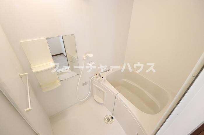コスモ城南の浴室