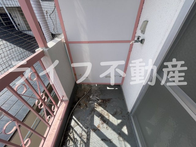 ランド雅のバルコニー|外からの目が気にならないバルコニーで洗濯物が干せます
