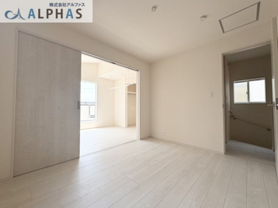 【内観：施工例】 | 神戸市西区玉津町今津　新築戸建 | ■ゆとりある洋室で、快適なプライベート空間を確保♪※同社施工例