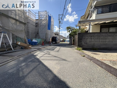 【前面道路含む現地写真】 | 神戸市西区玉津町今津　新築戸建 | ■前面道路は車通りが少なくお子様がいるご家庭にも安心していただけます♪