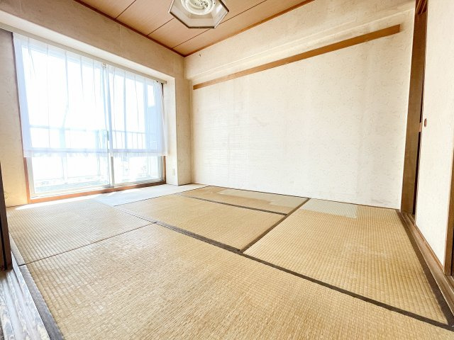 【バルコニー】 | コスモ鶴瀬ステーションスクエア　(ふじみ野店) | たくさんの洗濯物も一度に干すことができ、お洗濯にも大変便利。