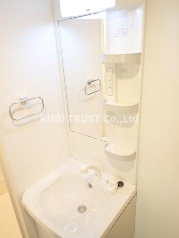 レジュールアッシュ梅田LUXEの洗面所|脱衣スペースもあります