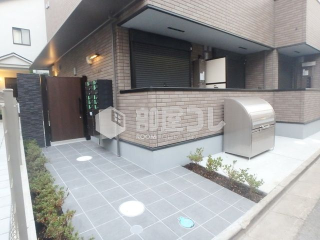 グランクオール池袋本町のエントランス