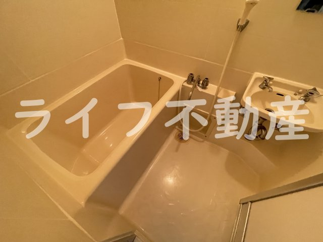 エルドムス陽光一番館の浴室|きれいなお風呂です