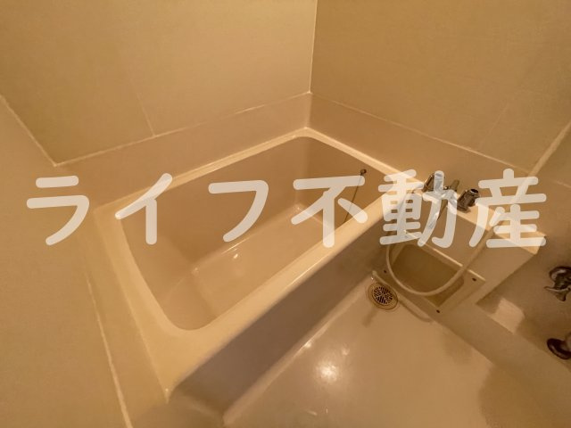 エルドムス陽光一番館の浴室|きれいなお風呂です