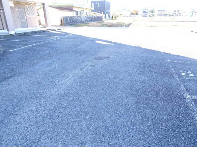 グランパレスの駐車場