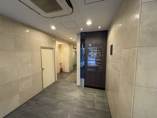 新大阪生原ビルのロビー