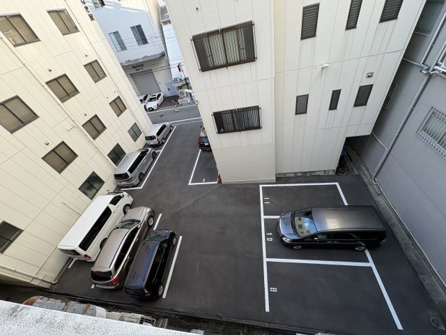 新大阪生原ビルのバルコニー