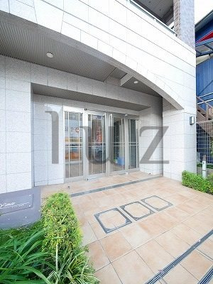 コリドール山手のエントランス