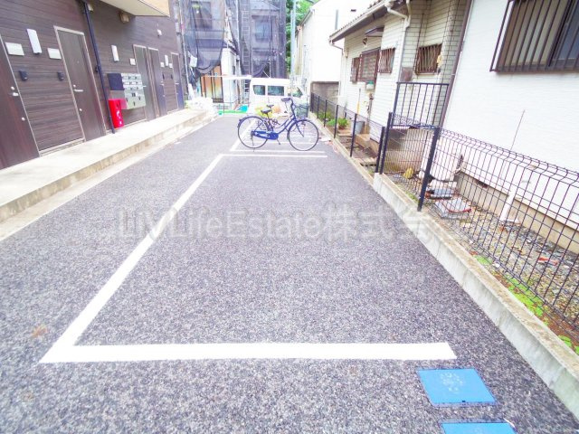 クラウンクレストの駐車場