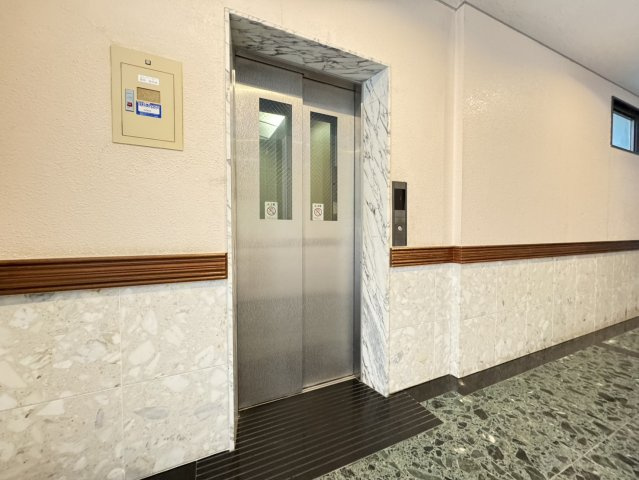 アムール六甲のその他共用部分|エレベータ―