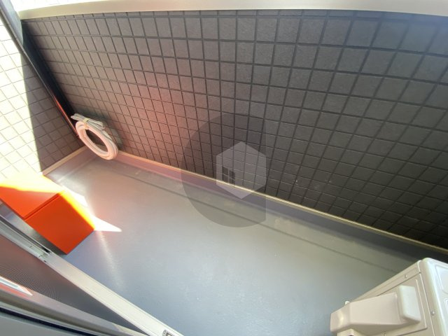 東大阪市若江本町２丁目のハイツのバルコニー