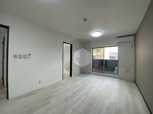 東大阪市若江本町２丁目のハイツの居間・リビング
