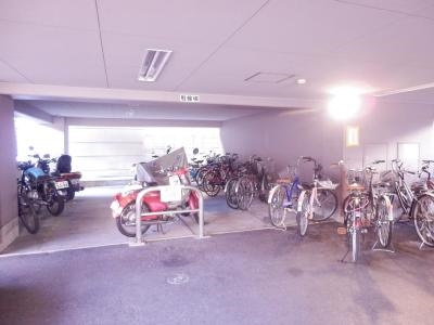 ヴィヴァーチェ四条大宮のその他|駐輪場