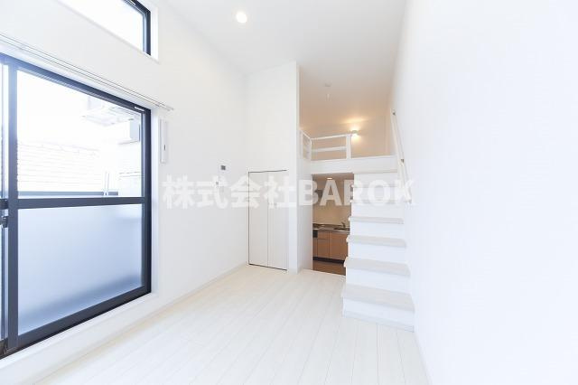 福岡市東区筥松３丁目のアパートの居間・リビング