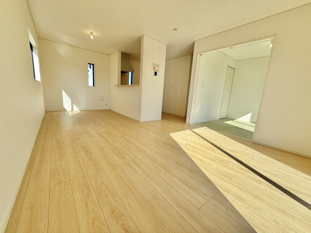 川越市菅間　新築戸建の居間・リビング