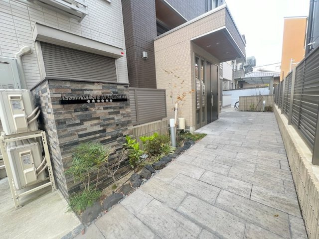 D-room WEST PARK西宮のエントランス