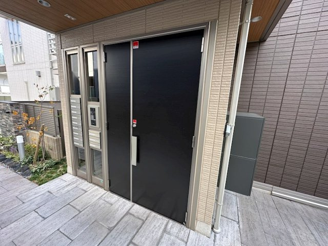 D-room WEST PARK西宮のエントランス
