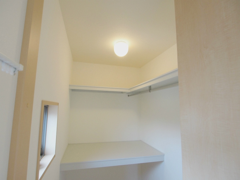 ソルシエロTの収納|※別部屋のお写真です※