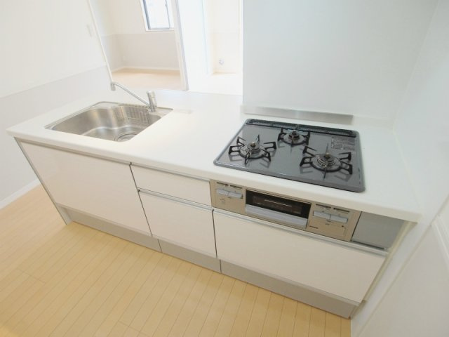 ソルシエロTのキッチン|※別部屋のお写真です※