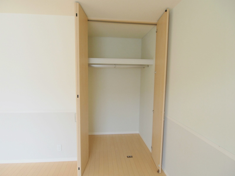 ソルシエロTの収納|※別部屋のお写真です※