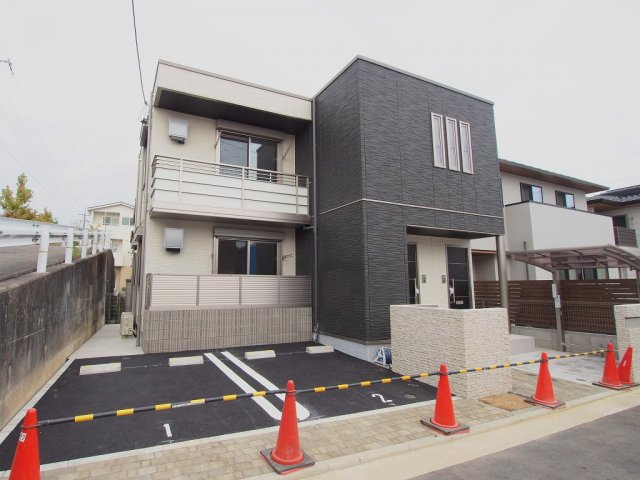 カモミールＳの外観