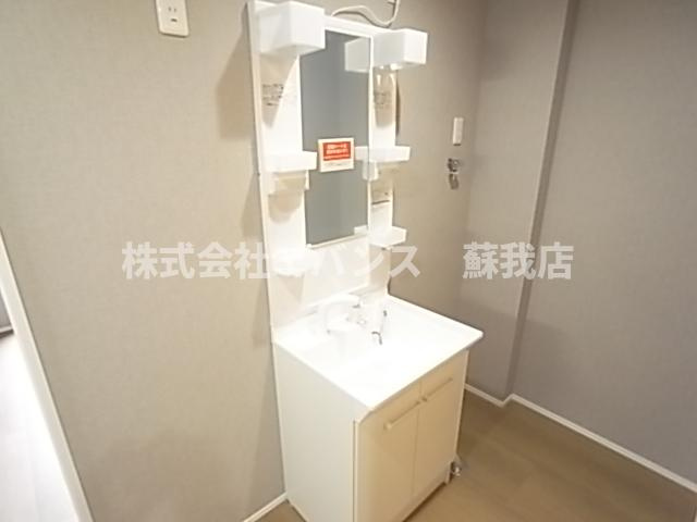 【独立洗面台】 | ルミエール大巌寺 | 独立洗面台、小物を置くことができて便利です