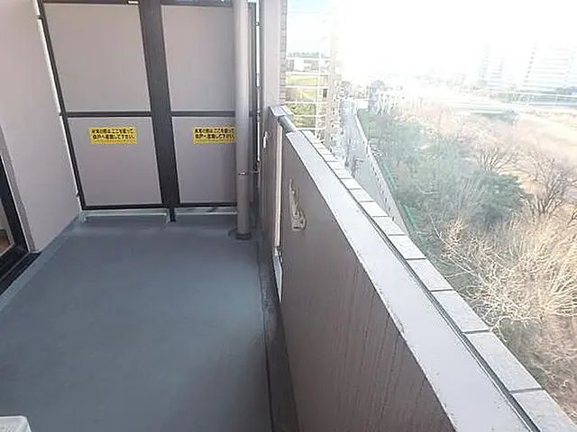 ワイズ新横浜のバルコニー