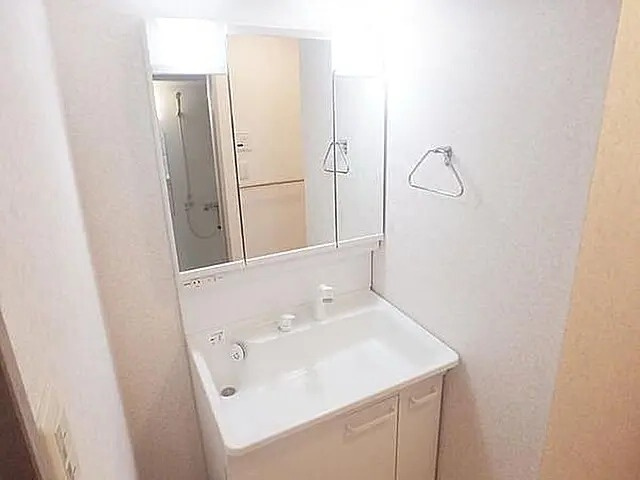 ワイズ新横浜の洗面所