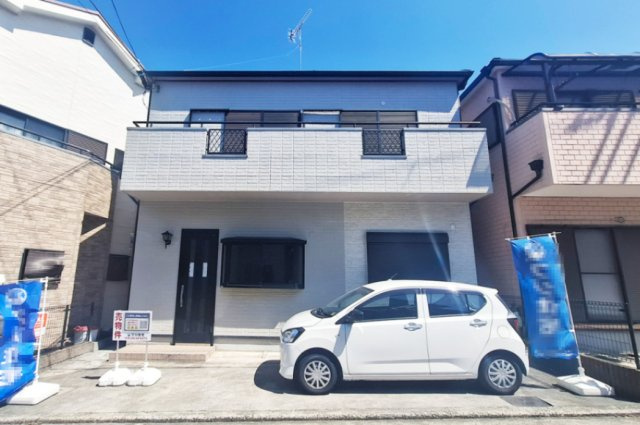 堺市中区新家町の外観|外観：車種により普通車1台分の駐車スペースあり。