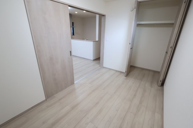 《仲介手数料無料》桜区大字大久保領家180-1新築一戸建てハートフルタウンの洋室|1階 5帖