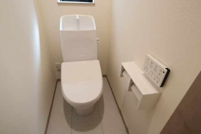 《仲介手数料無料》桜区大字大久保領家180-1新築一戸建てハートフルタウンのトイレ