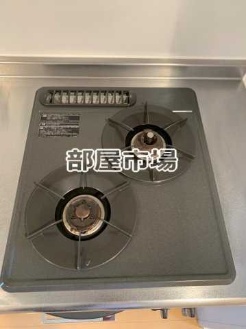 ニューシティアパートメンツ南千住のキッチン|2口コンロ