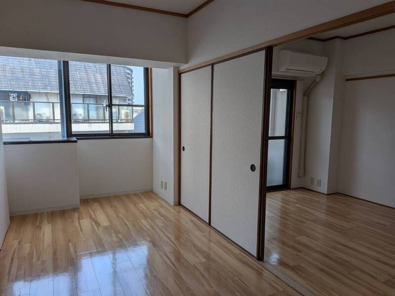 すてーじハウス万石の洋室