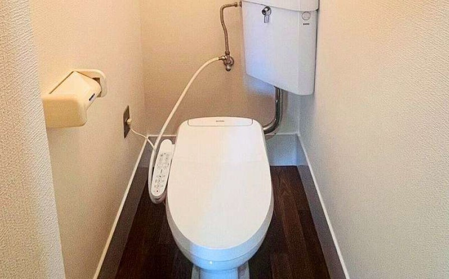 西宮市宝生ヶ丘一丁目　貸家のトイレ|落ち着いたトイレです