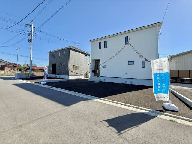 川越市菅間　新築戸建の前面道路含む現地写真