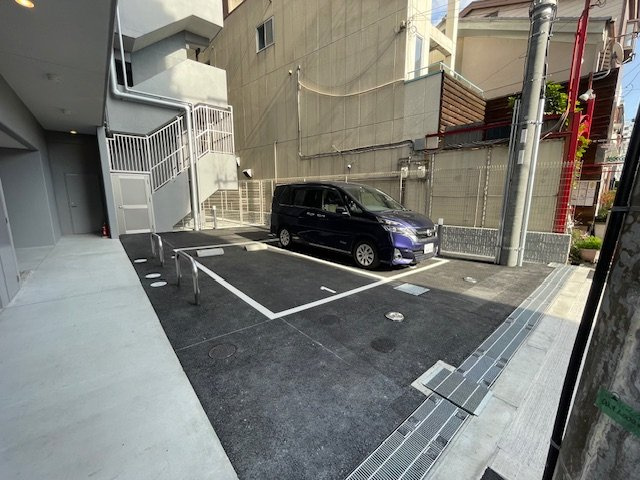 【駐車場】