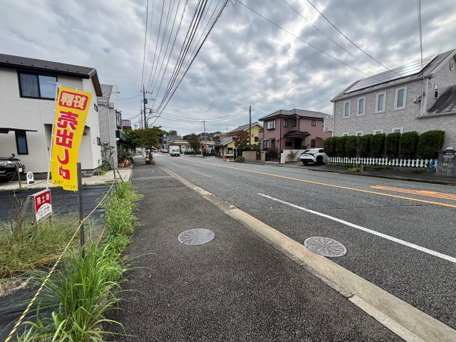 町田市つくし野4丁目の前面道路含む現地写真