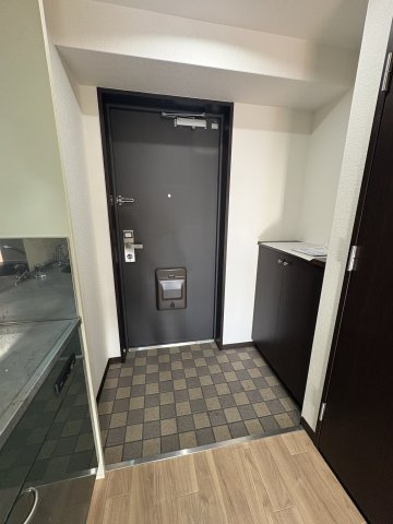 ローズコーポ本町の玄関