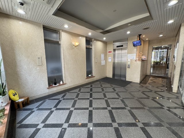 ローズコーポ本町のロビー