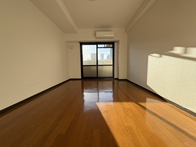 ローズコーポ本町の居間・リビング