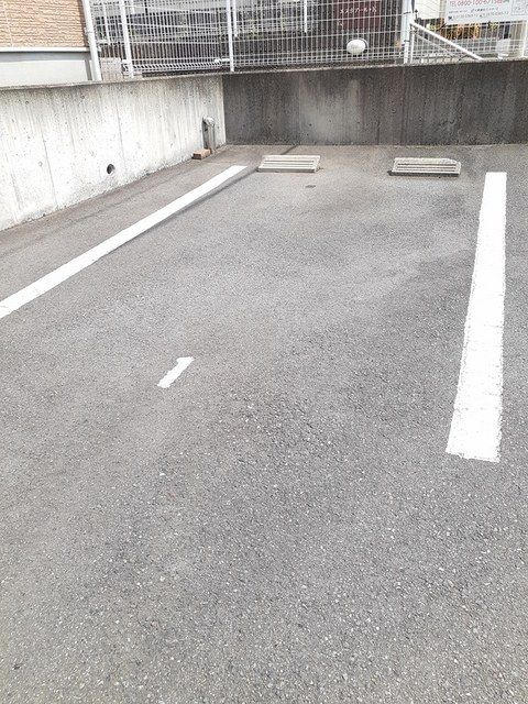 エスポアール・Ｋの駐車場