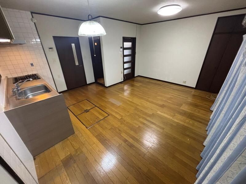 高槻市城南町戸建の居間・リビング